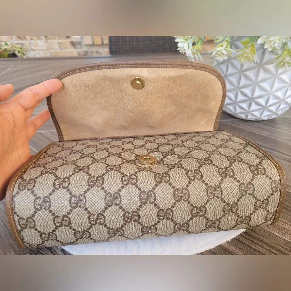 Vintage GUCCI Clutch - Picture 6 of 16